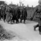 Колонна бельгийских пленных под конвоем немецких солдат на марше Фото