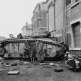 Немецкие солдаты возле танка Char B1-bis №256 «Пират» 2-й французской танковой дивизии, выведенного из строя собственным экипажем в 14 км от города Сен-Кантен Фото
