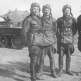 Герои Советского Союза Ф.Я. Спехов, А.В. Котцов, Г.Я. Борисенко и В.А. Копцов у танка БТ-7 Фото