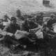 Немецкие военнопленные читают газету «Свободная Германия» в лагере № 84 в Асбесте Фото