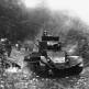 Советский танк БТ-7 пересекает границу у местечка Ракув в Польше Фото