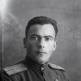 Пограничник старший лейтенант Зиновий Друзь, награжденный орденом Красного Знамени Фото