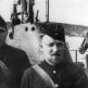 Командир советской подводной лодки Щ-401 А.Е. Моисеев и старпом Н.В. Фирсов у своего корабля в Полярном Фото