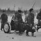Красноармейцы везут захваченную немецкую пушку PaK 35/36 под Ленинградом Фото