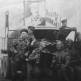 Бойцы и командиры 334-го артполка в праздник 1 мая на командном пункте полка Фото