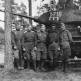 Танкисты 61-й гвардейской танковой бригады у танка Т-34-85 с личным именем «Партизан» Фото